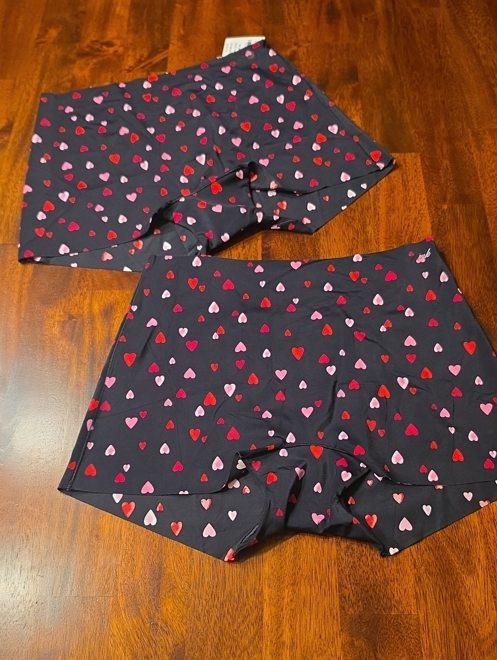 NWT Pink Victorias Secret Black Midrise Boyshort With Red and Pink Hearts Med